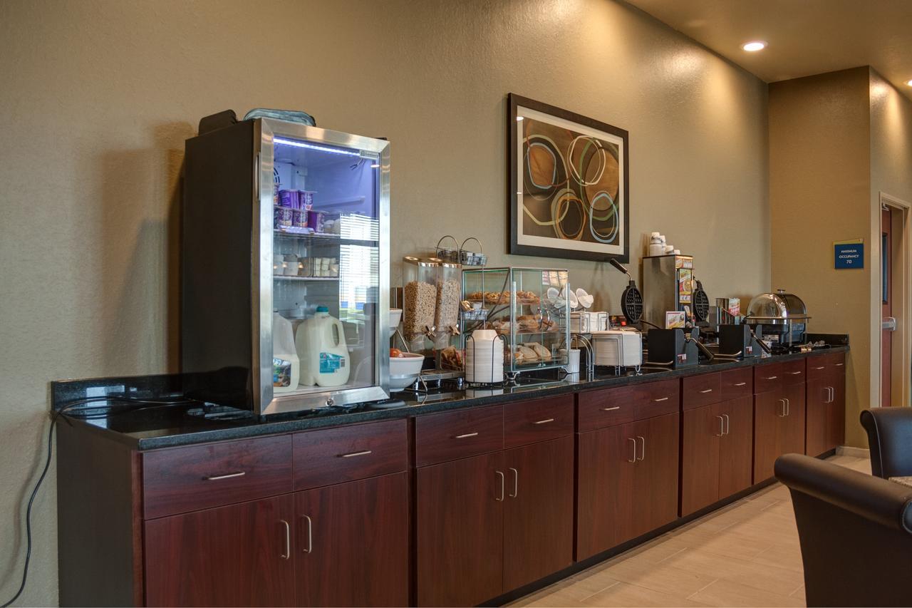 Cobblestone Hotel And Suites - Jefferson Bagian luar foto